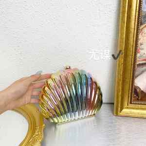 กระเป๋าคลัทช์ทรงเปลือกหอยโลหะสำหรับงานกลางคืน - Product Image 4