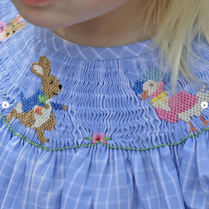 เสื้อผ้าเด็กสาวชุดสม็อคกับกระต่ายกระต่ายเย็บปักถักร้อยออกแบบเอง OEM ODM ขายส่งจากเวียดนาม - Product Image 1