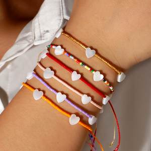 Bracelets empilables faits main Resoul en perles de rocaille multi-coquillages en forme de cœur, bijoux délicats style bohème pour femmes, idéaux pour l'été et la plage - Product Image 4
