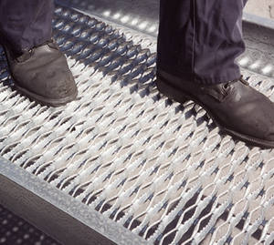 In alluminio/zincato Anti-skid coccodrillo bocca spessa in metallo forato grata/passerella maglia <span class=keywords><strong>Non</strong></span> scivolo battistrada della scala - Product Image 3