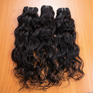 Cheveux vierges Remy, ondulation naturelle, texture lâche, cheveux indiens, modèle 2027, vente en gros, couleur 1B, 100g, extension de cheveux emballée - Product Image 1