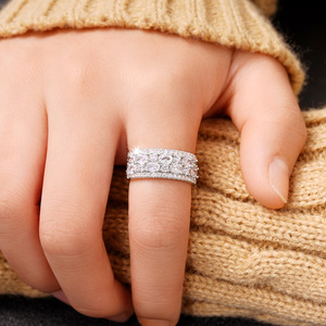 Anello dal design geometrico Anello da dito in stile elegante per donna - Product Image 2