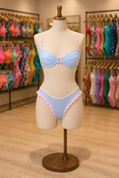 Ensemble de bikini pour femme en tissu recyclé texturé OEM, doublure double, design personnalisé, gingham, bordure à volants contrastée, maillot de bain