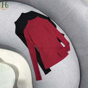 Blusa de manga larga de encaje elástico para mujer, hecha en Vietnam, estilo casual, de mezcla de poliéster con botones al frente para todas las estaciones. - Product Image 3