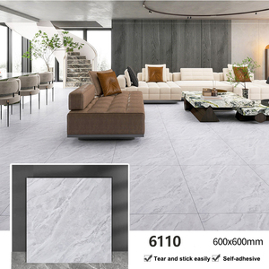 Dalles adhésives PVC modernes 60x60cm pour coins de sol intérieur, écologiques, durables, faciles à poser et résistantes aux taches - Product Image 4