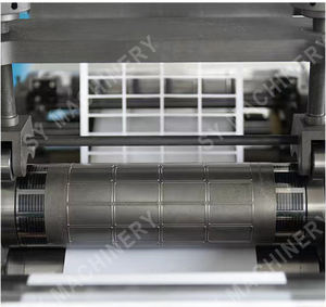 Machine de découpe et de refendage de papier adhésif rotatif en rouleau à rouleau avec enrouleur à tourelle - Product Image 4