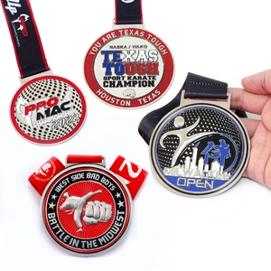Fabricante de Medallas, Diseño Gratuito, Medalla Deportiva de Metal Personalizada para Karate, Kickboxing, Taekwondo, en Oro - Product Image 1