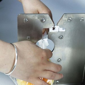 Machine manuelle de scellage de sacs à pain pour table, idéale pour l'emballage de beignets et de toasts - Product Image 2