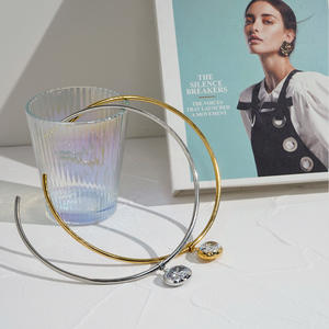 قلادات لينسي بالجملة مطلية بالذهب عيار 18 قيراط، تصميم بسيط وعصري، مقاومة للماء، مصنوعة من الفولاذ المقاوم للصدأ مع قلادة بيضاوية من الزركون - Product Image 6