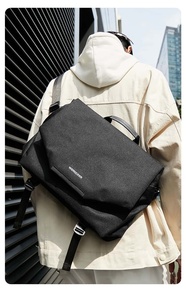 Minimalist Gray PU Waterproof Travel Messenger Bag Zipper Closure Large Capacity All Seasons Men's Shoulder Bag - Product Image 4