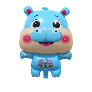 Gâteau Dauphin Couronne de couleur marron, avec design Capibara <span class=keywords><strong>Clown</strong></span>, forme d'ours de dessin animé mignon, ballons flottants - Product Image 4