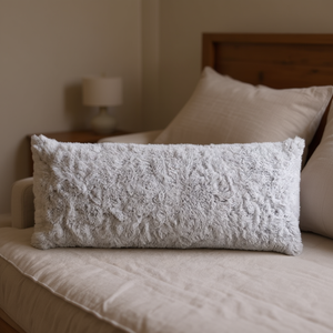 Almohada Abrazable Everest Barrow Vianney, Larga y Rectangular, Rellena de Fibra Sintética para Dormir y Descansar en la Cama - Product Image 2