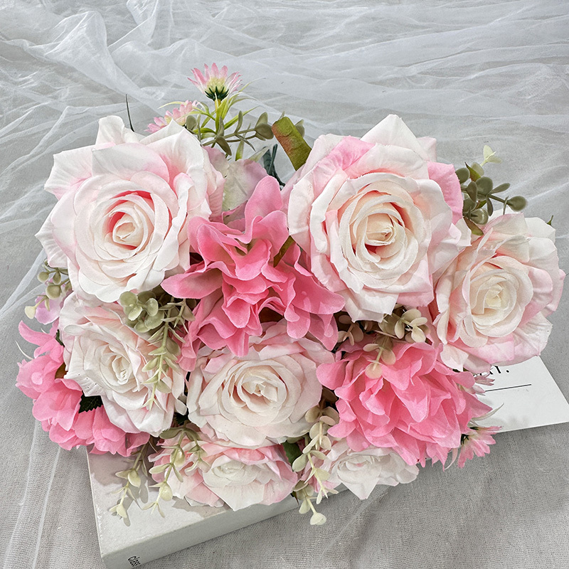 Rose blanc
