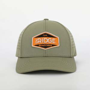 Gorra de Béisbol Deportiva Personalizada OEM de 6 Paneles, de Alta Calidad, con Orificios Cortados con Láser Verde, con Imagen Deportiva y Logotipo Bordado en 3D - Product Image 2