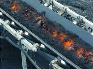 Sabuk konveyor kain karet hitam Endlss tahan panas kapasitas beban tinggi untuk terowongan panas - Product Image 3