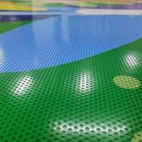 Autocollant en maille perforée imprimé numériquement sur mesure pour la décoration de vitrine, autocollant à vision unidirectionnelle pour magasin