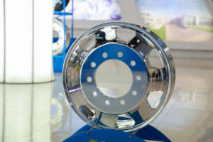 Roue en aluminium ODM OBM OEM de haute qualité 22.5 24.5 pouces pour camions et tracteurs aux normes américaines - Product Image 4