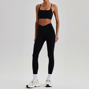 Ropa Deportiva Femenina con Logotipo Personalizado, Conjunto Deportivo de Alta Calidad en Color Sólido, Sujetador Deportivo y Leggings Levanta Glúteos para Gimnasio - Product Image 6