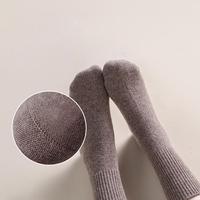 Chaussettes d'hiver en laine mérinos en vente chaude, chaussettes thermiques épaisses et douces pour femmes, port quotidien, temps froid