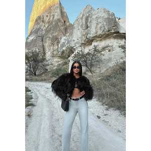 Manteau long et ajusté en fourrure noire Leroy avec imprimé vintage, fermeture à simple boutonnage, en fausse laine et soie - Product Image 1