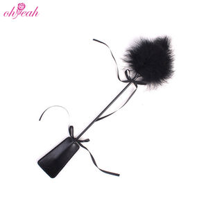 All'ingrosso Flogger in pelle di piume Bdsm Fetish sculacciate Play frusta solleticata Flirt frusta per prodotti <span class=keywords><strong>SM</strong></span> - Product Image 6