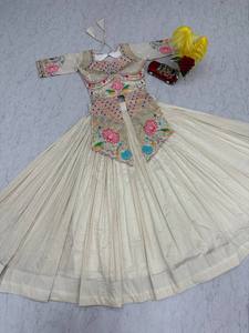 Top Corto de Primera Calidad para Mujer, Cómodo y a la Moda para Eventos Festivos y Uso Diario, Disponible para la Venta - Product Image 2