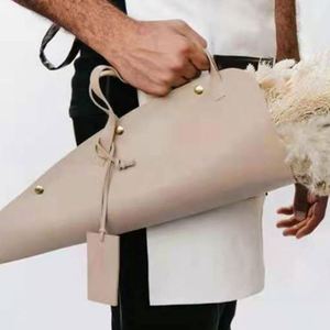 Bolsa de Cuero PU para Ramos de Flores al por Mayor, Bolsa de Regalo para Floristería con Logotipo Personalizado para Pedidos al por Mayor - Product Image 3