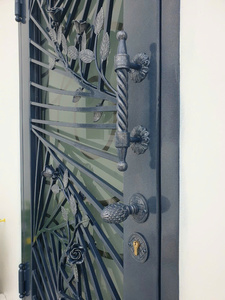 Manija de Puerta de Hierro Forjado Tradicional, Tirador de Acero Sólido, Herraje Artesanal Personalizado para Hogares Elegantes, Villas de Lujo y Mansiones - Product Image 1