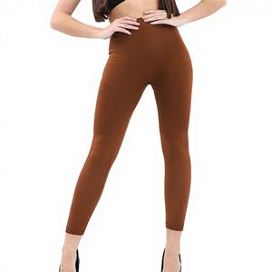 Leggings de sport tricotés sur mesure de haute qualité pour femmes, avec effet push-up et froncé aux fesses, pour le yoga et la gym - Product Image 1