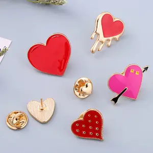 Manufactures custom metal gold silver plating lapel pins soft or hard enamel cute anime couple heart shaped Valentines Day pins