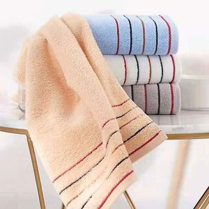 Serviette de Visage Cinq Lignes en Polyester/Coton Tissé, Séchage Rapide, Doux pour la Peau, pour Usage Domestique, Vente en Gros, 34*73cm, Pièce Unique - Product Image 1