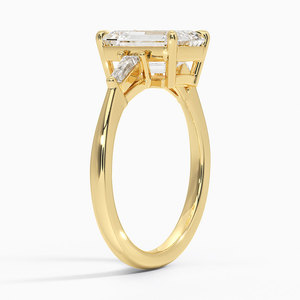 Magnifique bague de fiançailles dorée avec pierre scintillante style diamant, cadeau romantique pour femme - Product Image 1