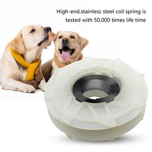 Led Light Up Pet Running Lead Correa retráctil para perros con linterna y dispensador de bolsas para caca - Product Image 4