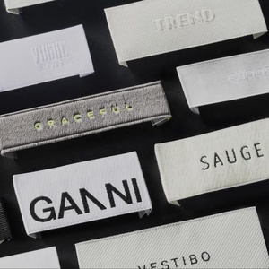 Fabrika özel Logo kabartmalı giysi giysi etiketleri işlemeli giysi dokuma boyun etiketi için kendi Logo tasarımı ile etiket - Product Image 2