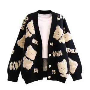 Cardigan en tricot à col en V pour <span class=keywords><strong>femme</strong></span>, motif ours 3D floqué et lettres, manches longues, coupe ample, <span class=keywords><strong>veste</strong></span> décontractée mignonne pour le printemps et l'automne - Product Image 1
