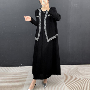Traje Plisado PY Miyake, Otoño 2026, Nuevo Cárdigan Plisado + Falda con Chaleco, Conjunto de Dos Piezas, Holgado, Talla Grande, para Mujer - Product Image 3