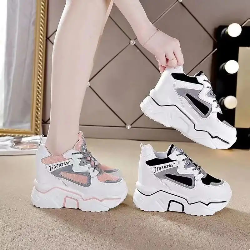 Moda transpirable caminar malla hermosa señoras baratas planas gruesas zapatos GRIL blanco tenis zapatos para las mujeres