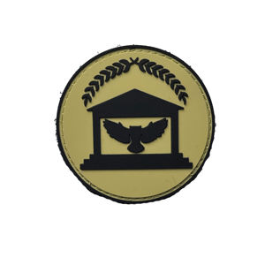 Patch en PVC souple 3D personnalisé en forme de cœur, cousu, lavable, pour chapeaux et vêtements, du fabricant d'origine - Product Image 3