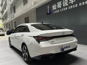 Hyundai <span class=keywords><strong>Elantra</strong></span> <span class=keywords><strong>2022</strong></span> Usado, 1.5L CVT GLX Elite 115HP, Sedán Compacto Eficiente en Consumo de Combustible, Cámara de Reversa, Techo Solar Eléctrico, China VI - Product Image 4