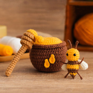 <b>Beginners</b> <b>Knitting</b> <b>Kit</b> <b>for</b> Adults and Kids Bees Crochet <b>Kits</b> with Easy Peasy Yarn and Step-by-Step Video Tutorials - Product Image 4