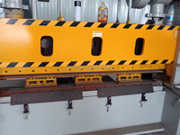 Machine de maille de trou de poinçonnage de métal déployé automatique CNC de haute qualité et rentable pour une utilisation étendue