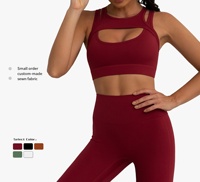 Ensemble de sport pour femme : Soutien-gorge de sport à double couche avec découpes frontales et Leggings Capri taille haute effet push-up pour la gym et l'entraînement