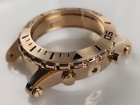 C250112 39*48MM Boîtier et lunette luxueux en acier inoxydable 316L plaqué or rose avec chiffres gravés