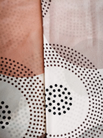 Tissu imprimé 100 % polyester à toucher ferme, motif à pois géométriques, textile de literie durable pour housses de couette et textiles de maison