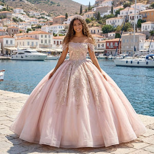 Vestido de Quinceañera Lsmc129 con Corsé, Falda de Princesa, Apliques de Encaje, Diseño de Hombros Descubiertos y Cola de Capilla Vintage - Product Image 1