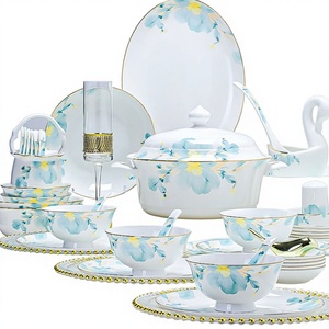 Nuovo Stile Set di Stoviglie in Ceramica con Motivo Peonia, Servizio di Piatti in Porcellana Bone China di Jingdezhen, Set Ciotole e Piatti Adatto al Microonde, Personalizzabile per la Casa - Product Image 1