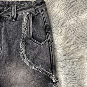 DENIMGUYS Vente <span class=keywords><strong>en</strong></span> gros Vêtements pour hommes Patch effiloché personnalisé Hip Hop Hommes Vintage Lavage Y2k Distressing Denim Jeans Pantalon Hommes - Product Image 4