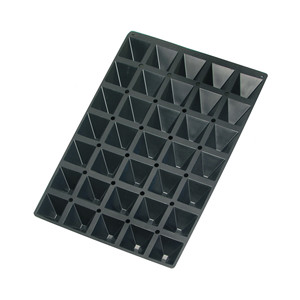 Stampo a piramide con 35 cavità, teglia nera per la preparazione di cioccolatini e caramelle - Product Image 1