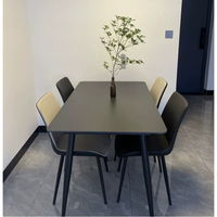 Ensemble table et chaises de salle à manger minimalistes modernes, plateau rectangulaire uni, table de salle à manger avec pieds en métal et 4 chaises en PU pour petits espaces