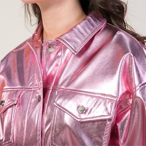 سترة نسائية من الجلد الصناعي غير رسمية ملونة وصلت حديثًا من OEM مخصصة بأكمام كاملة ياقة مطوية لأسفل للربيع والخريف - Product Image 6